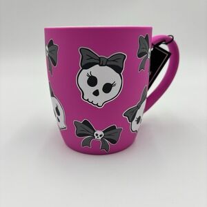 Cobwebs And Cauldrons Skulls And Bows Halloween Mug NWT‎ soft touch Goth Pink
